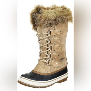 NWT Sorel Joan of Arctic Khaki waterproof snow boots. 7 1/2 womens. Comfy!